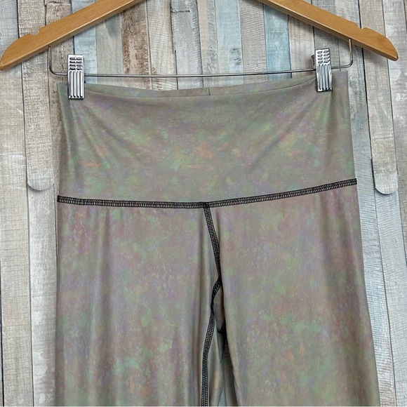 Teeki S White Snake Opal Hot Pants Tight Leggings Recycled PET Yoga Athletic - Picture 4 of 7